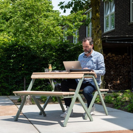 Weltevree Tablebench 2 seats in patio